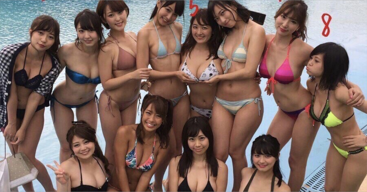 【画像】ドスケベグラビアアイドルの集合写真、①が一番エロいww