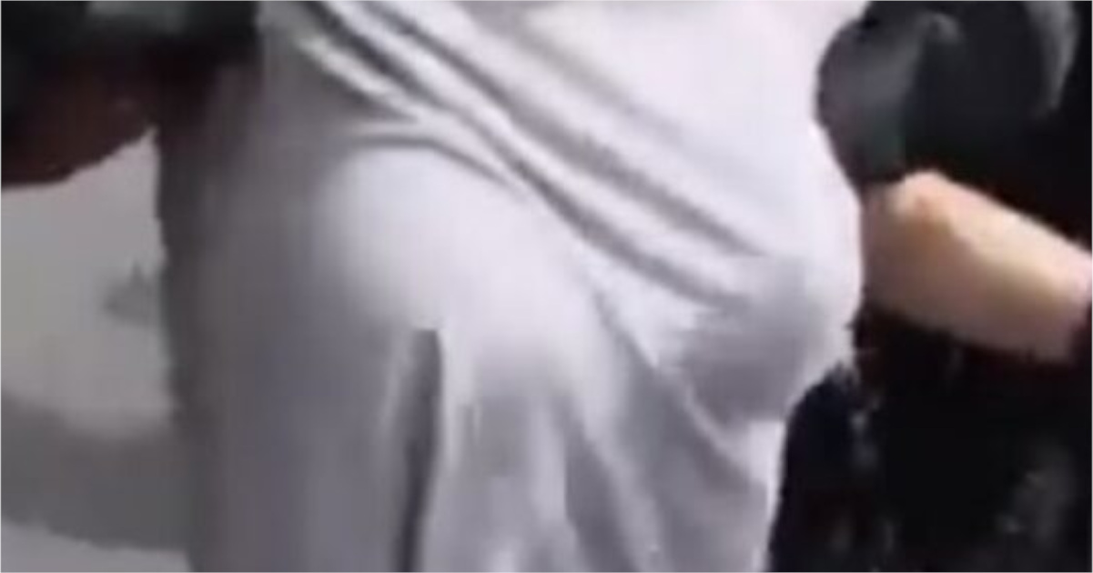 【動画】巨乳少女、警察に連行されてしまう