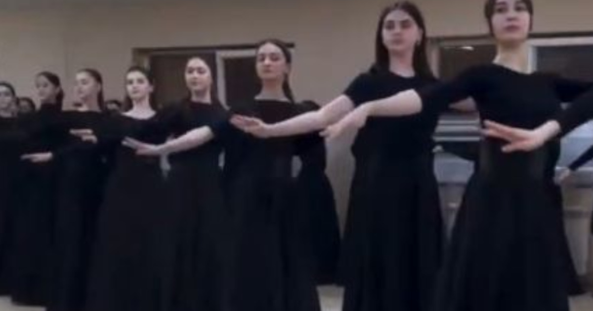 【動画】ロシア美女集団、綺麗なのにキモイ動きをしてしまうWWWWWWWWWW