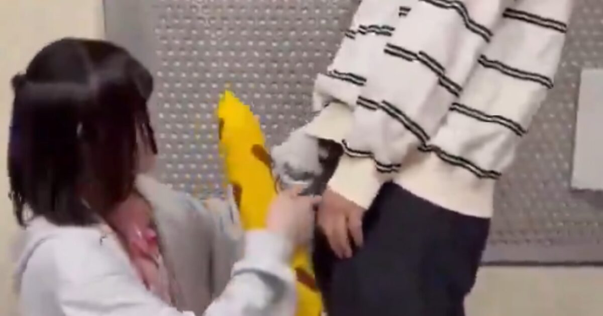 【動画】地下アイドルの接触イベントで射精(だ)すオタクが撮られるｗｗｗｗｗｗｗｗｗｗｗ