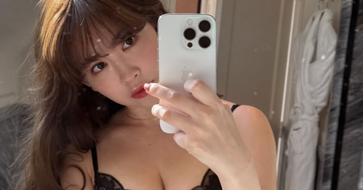 【画像】こじはるさんエッチな自撮り