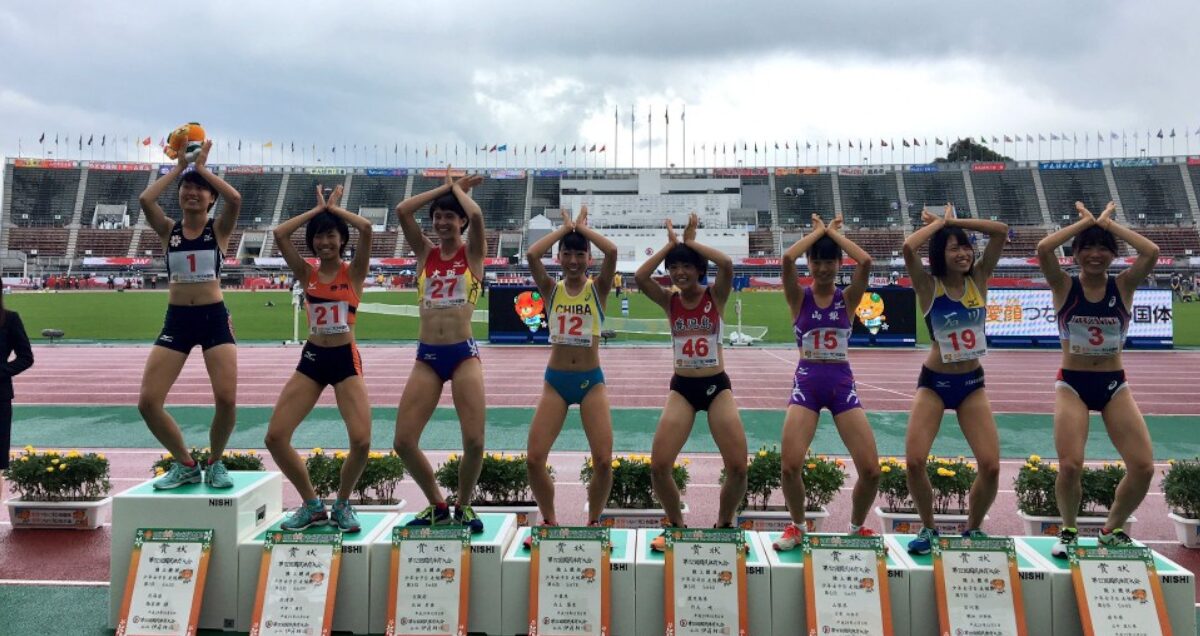 陸上女子が表彰式でがに股ポーズし画像あるじゃん？