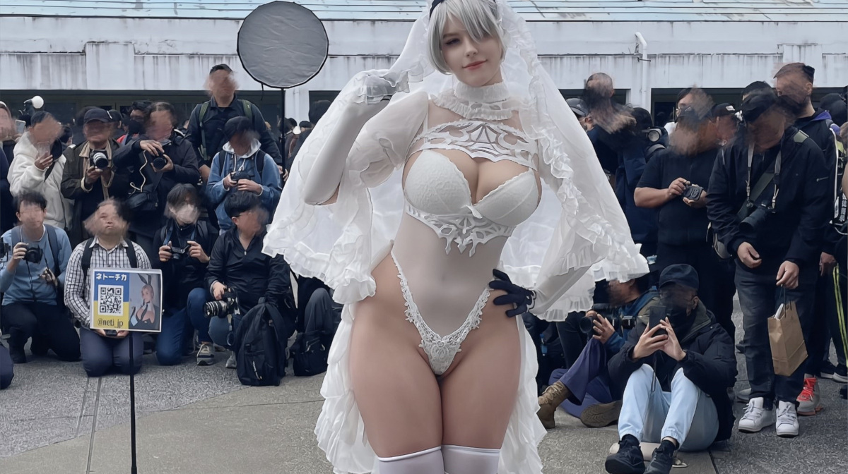 【画像】白人コスプレイヤーさん、骨格がセックスすぎる