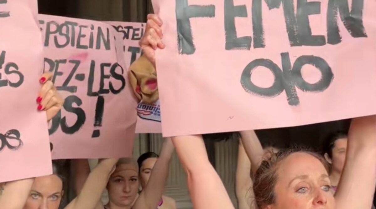 エプスタインデモで綺麗なピンクパフィーニップル丸出し抗議する白人美女の魅力wwwwwwwww