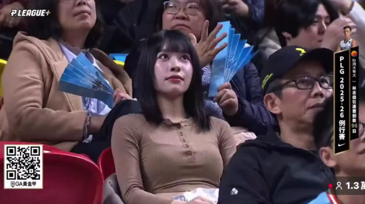 【動画】爆乳素人まんさん、ノリノリでカメラに映ってしまう