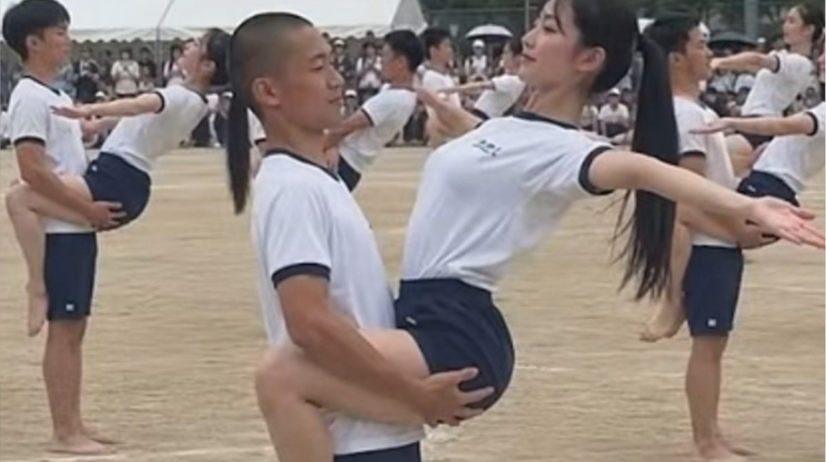 【画像】高校の文化祭がエッチすぎると話題😡