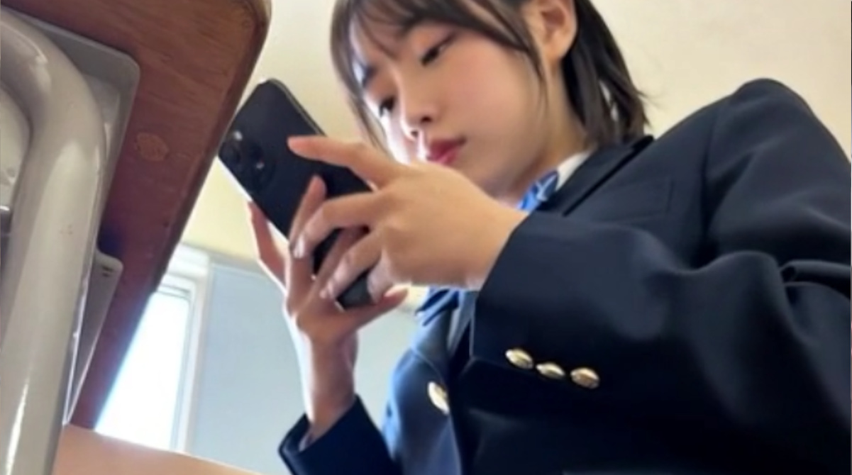 【動画】jkパンチラ（AI)wwwwwww