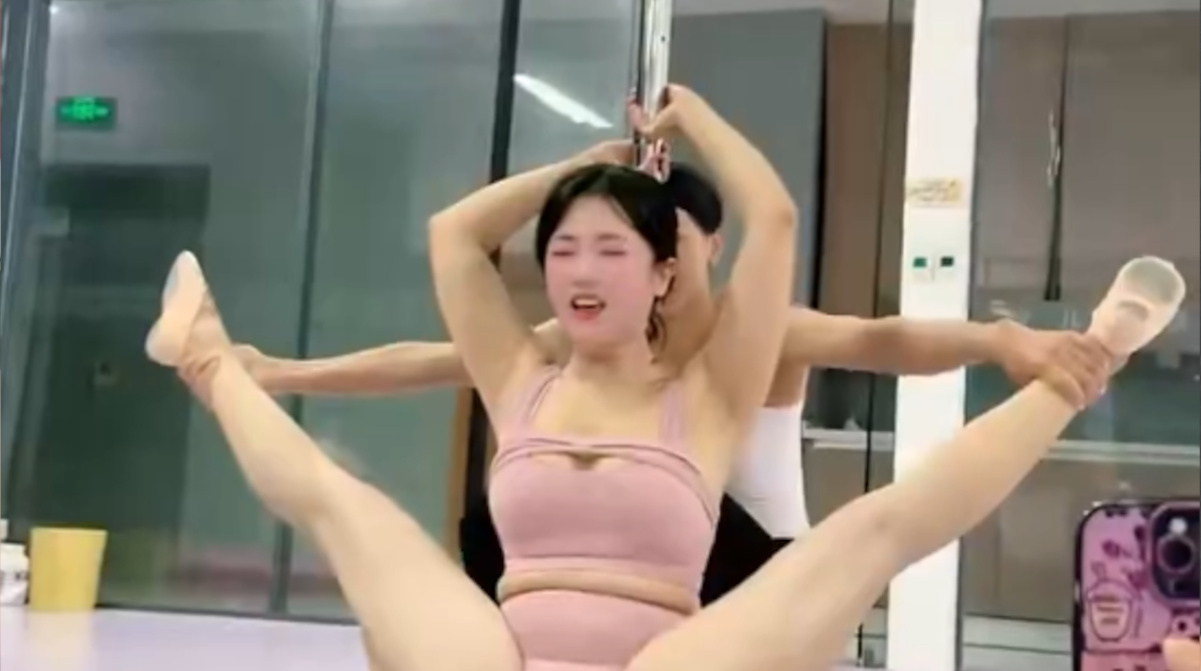 【動画】股割りの儀、レベチｗｗｗｗｗｗｗｗｗｗｗｗｗｗｗｗ