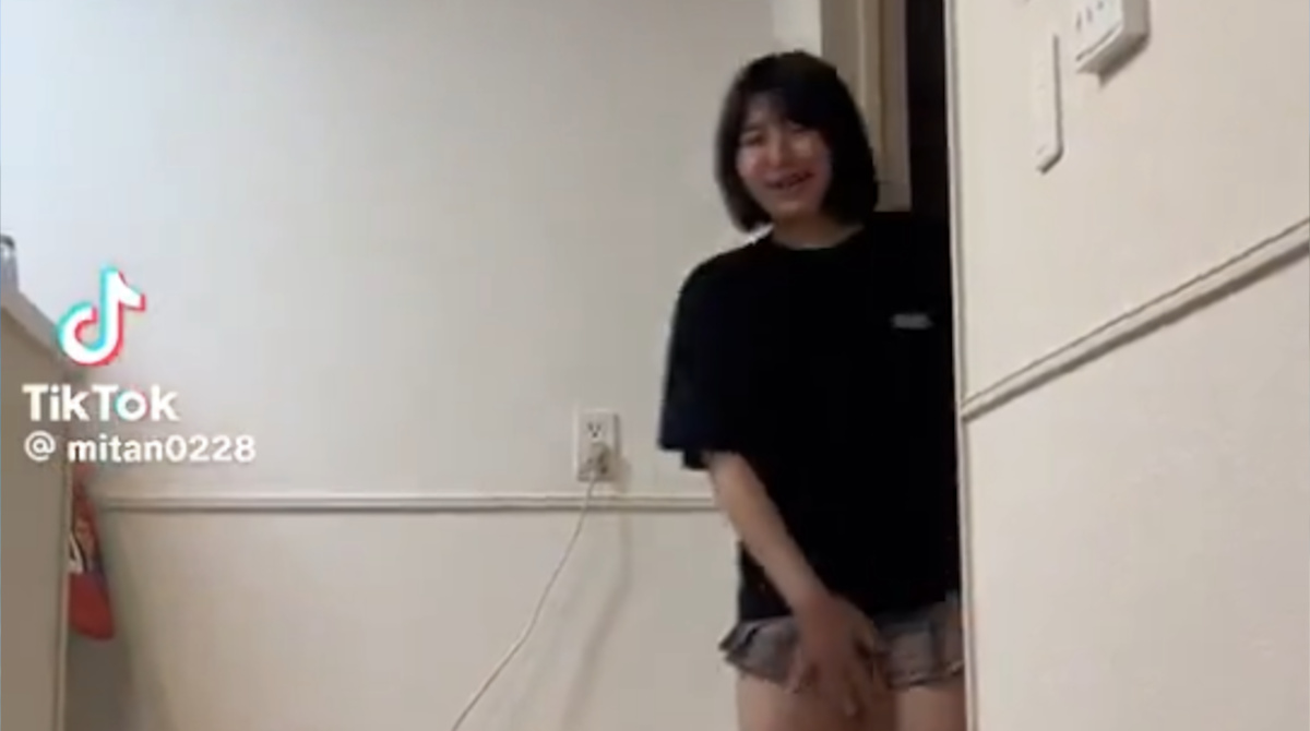 【動画】ネットで服を買った陰キャ女子、やらかすｗｗｗ
