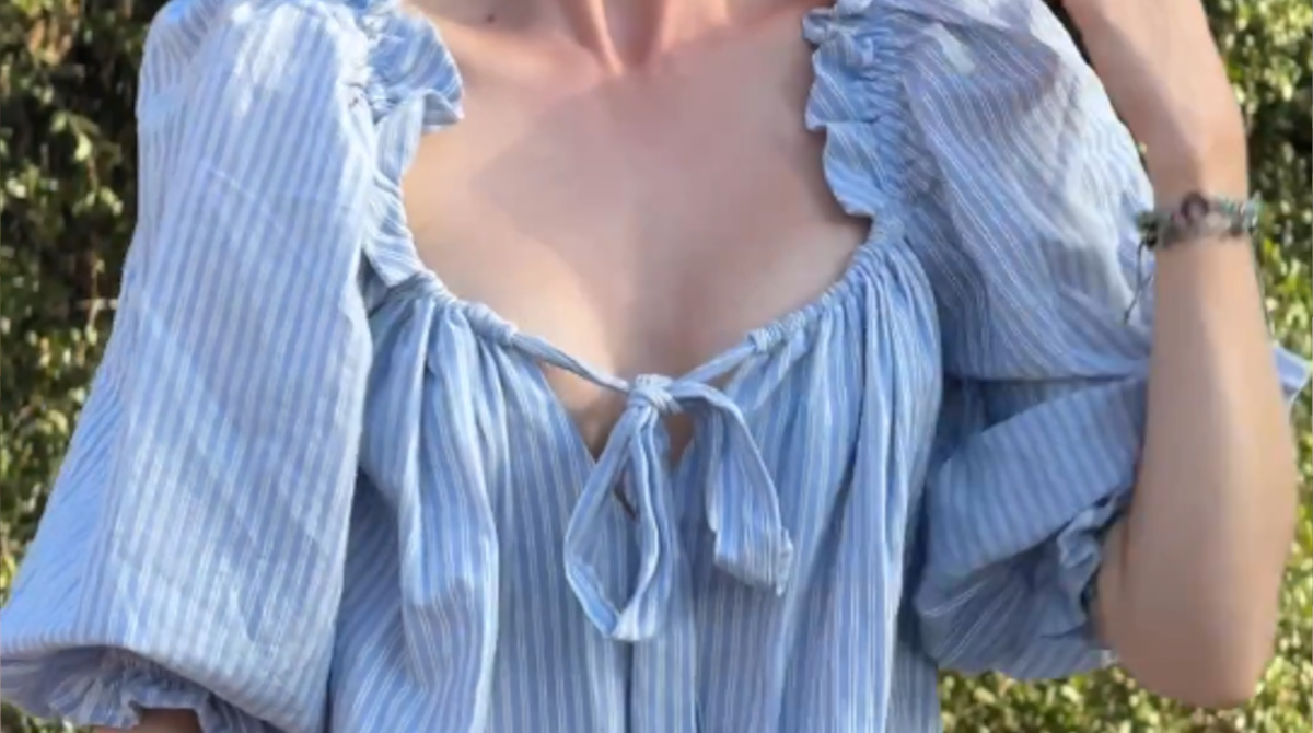 【動画】胸元が緩い美少女